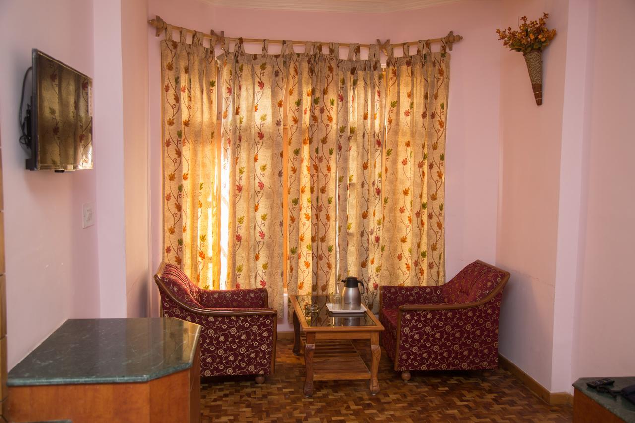 Satkar Residency Hotel 2*