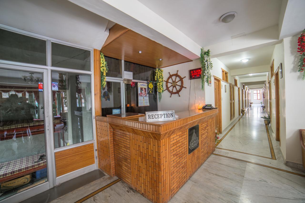 Satkar Residency Hotel 2*