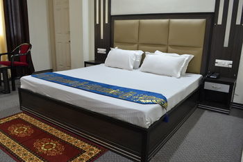 Apple Nest Hotel 3*