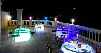 Vintage Hotel 3*