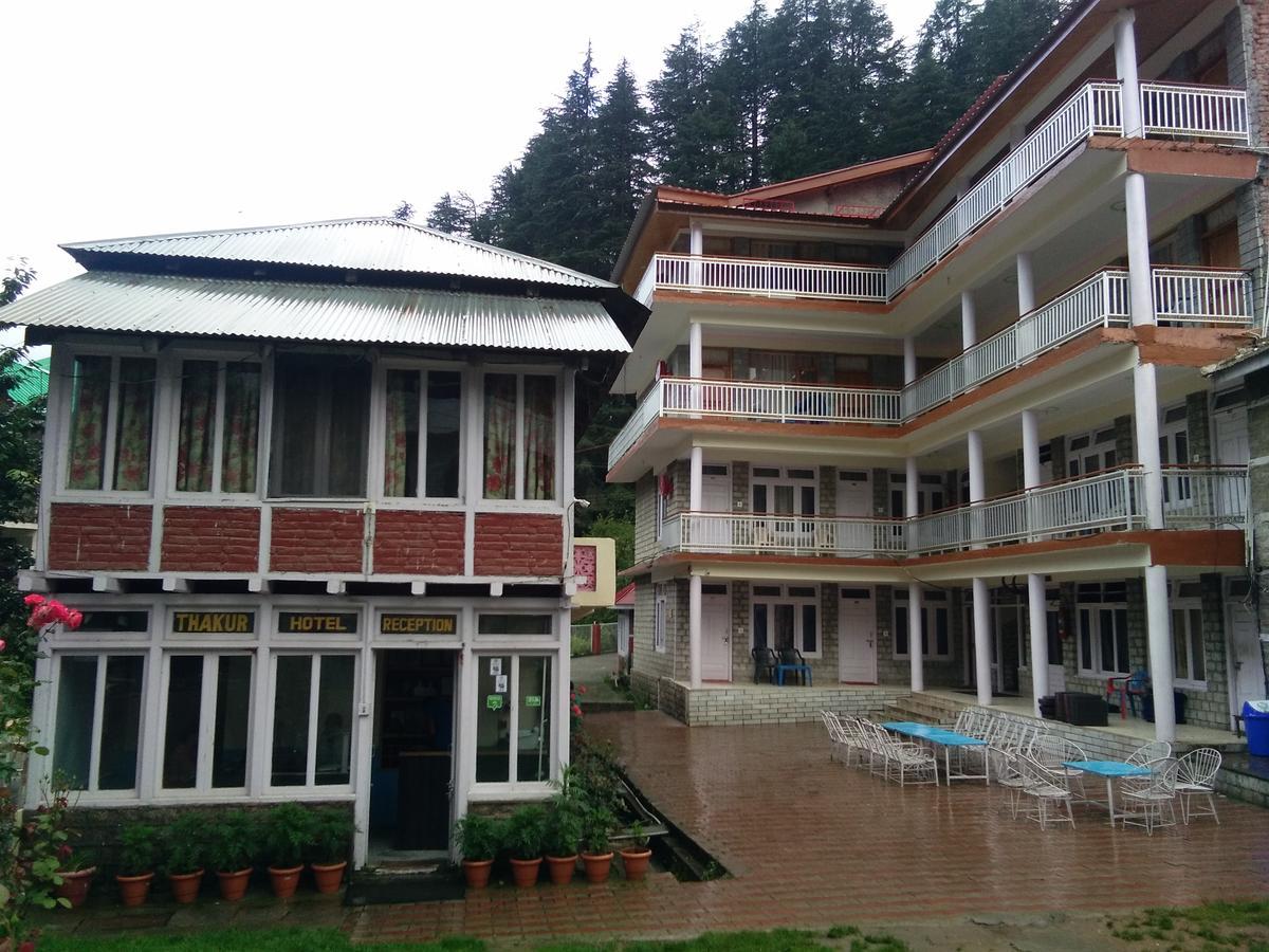Hotel Oyo 7766 Thakur 2*