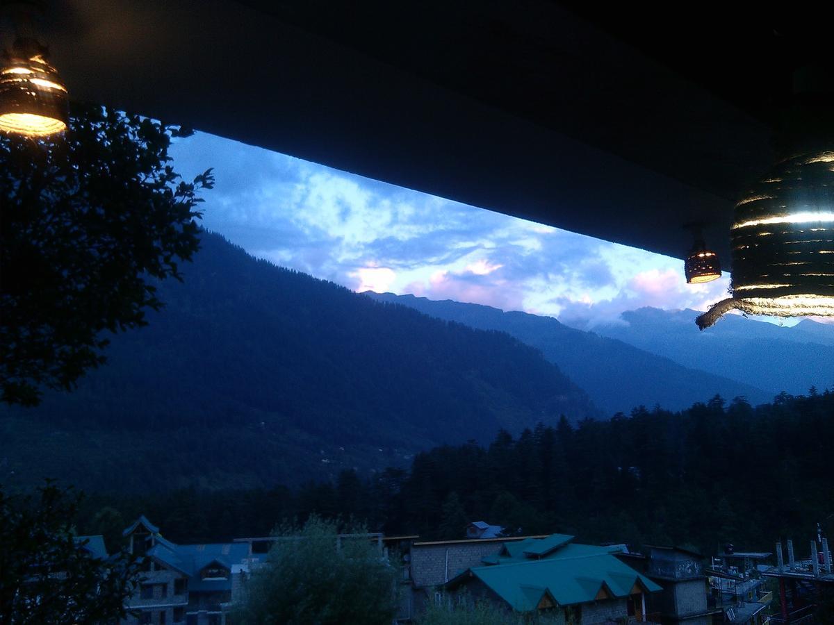 Antarctica & * Manali (Himachal Pradesh)
