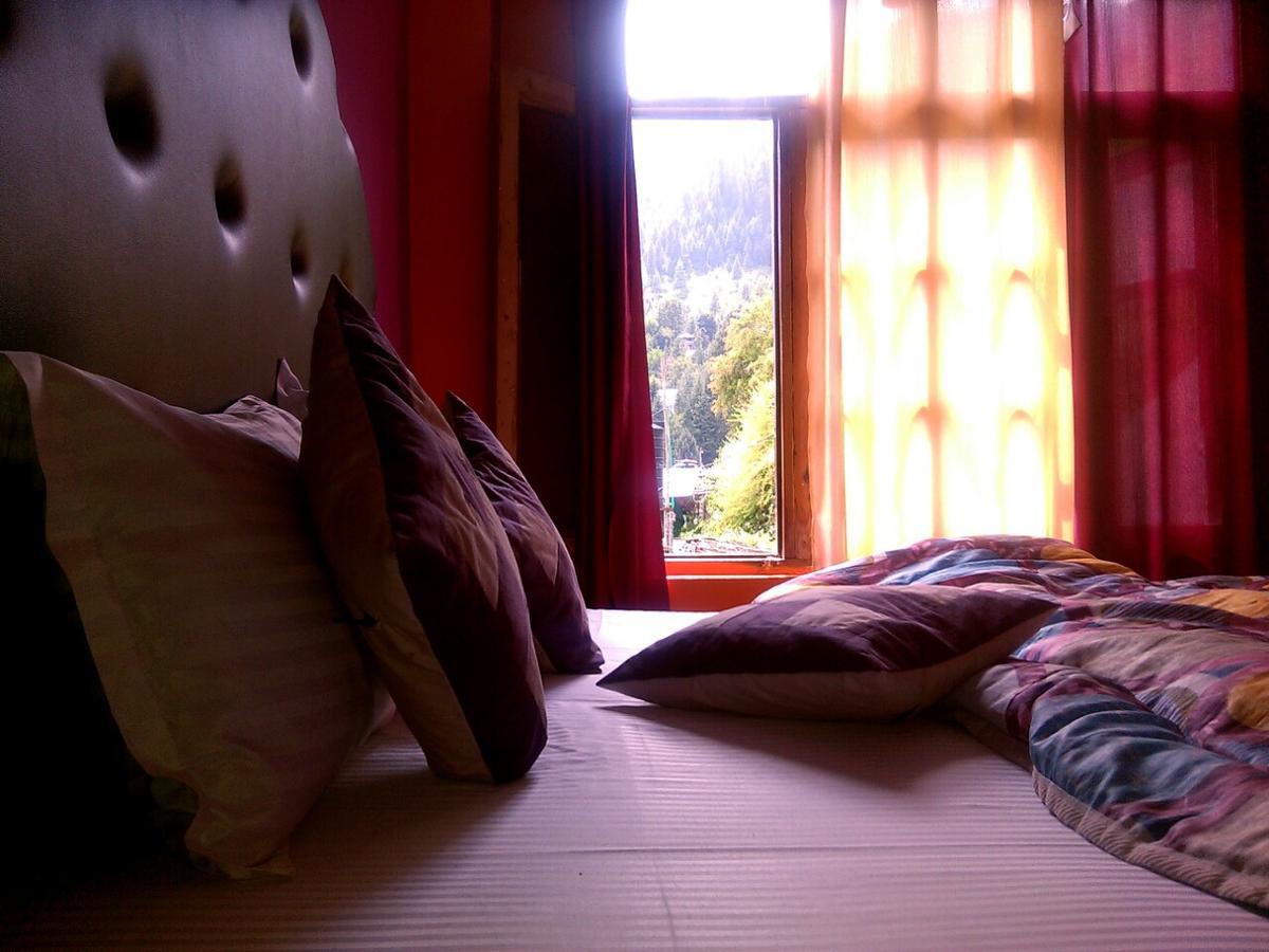 Hotel Antarctica & *