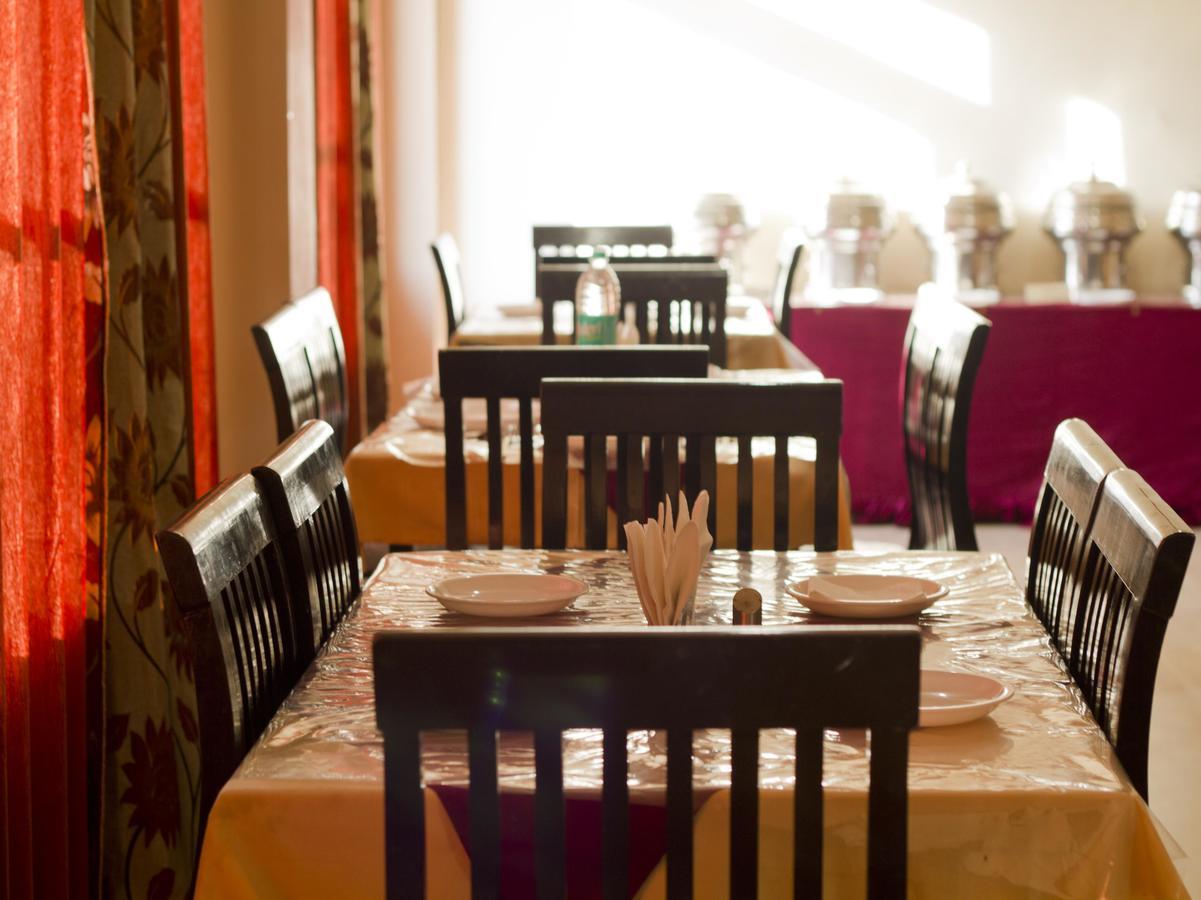 Hotel Oyo 2943 Eco Groves 3*