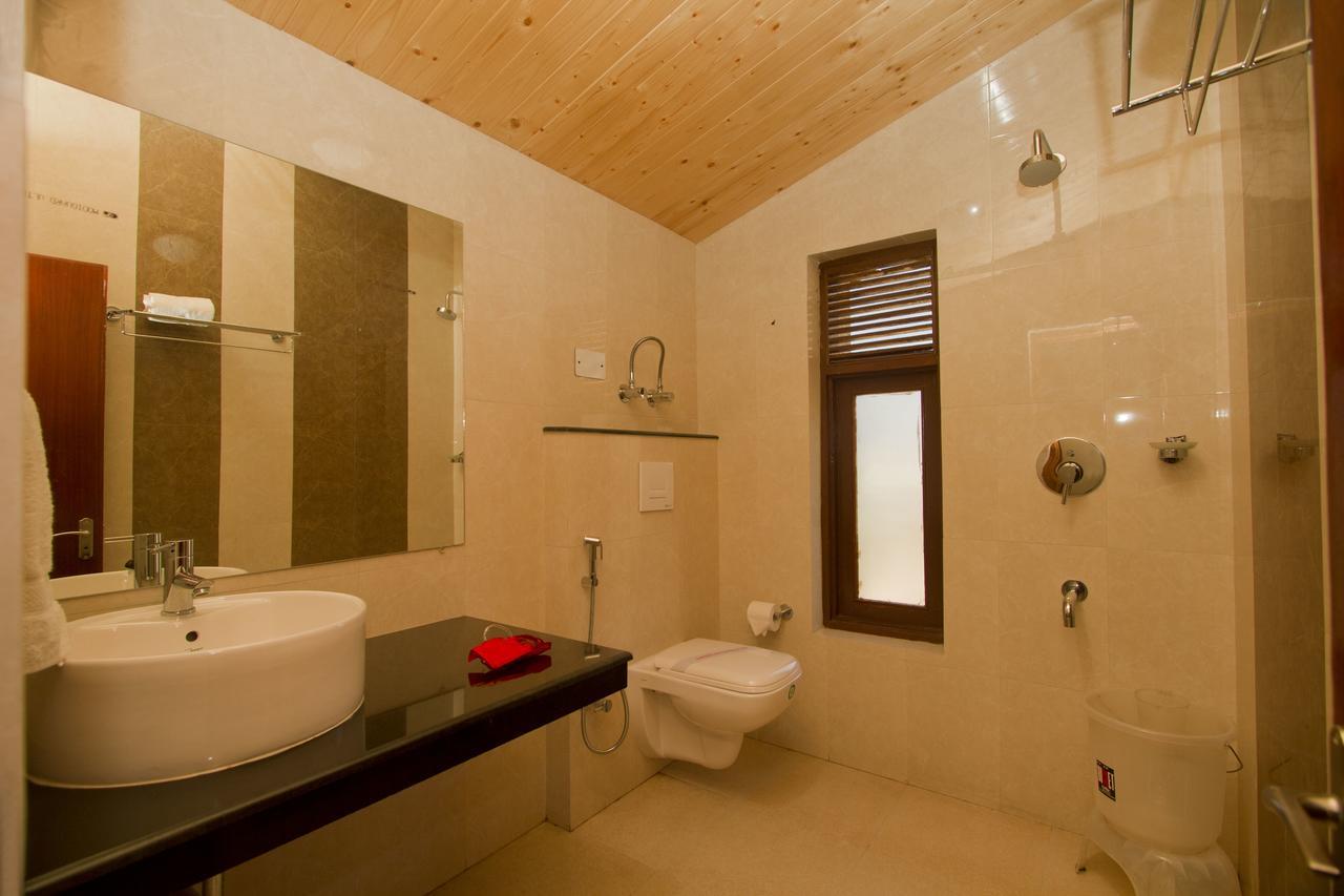 Oyo 2943 Eco Groves