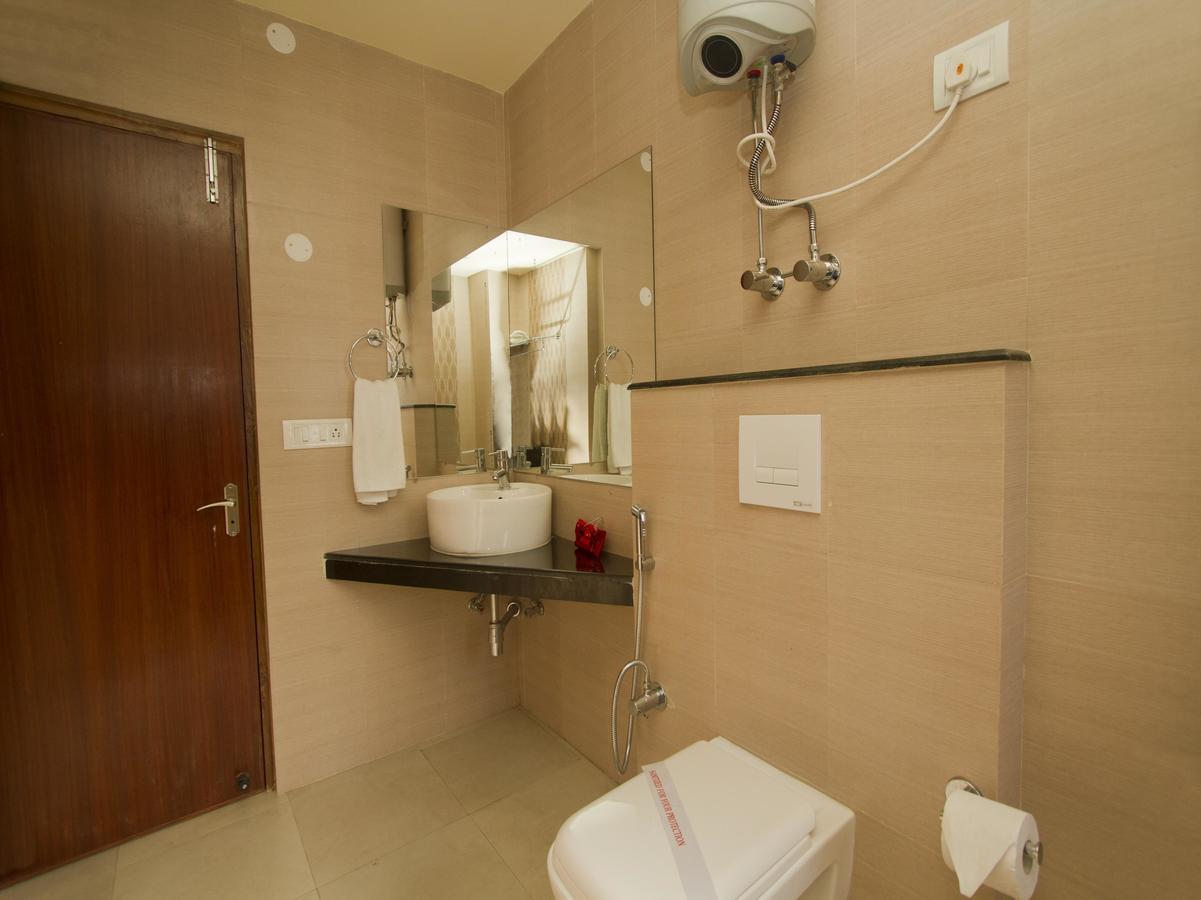 Oyo 2943 Eco Groves Hotel