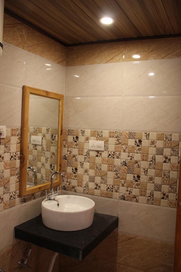 Hotel Dream Land Manali (Himachal Pradesh)