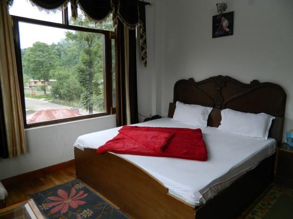 Baragarh Regency Hotel 3*