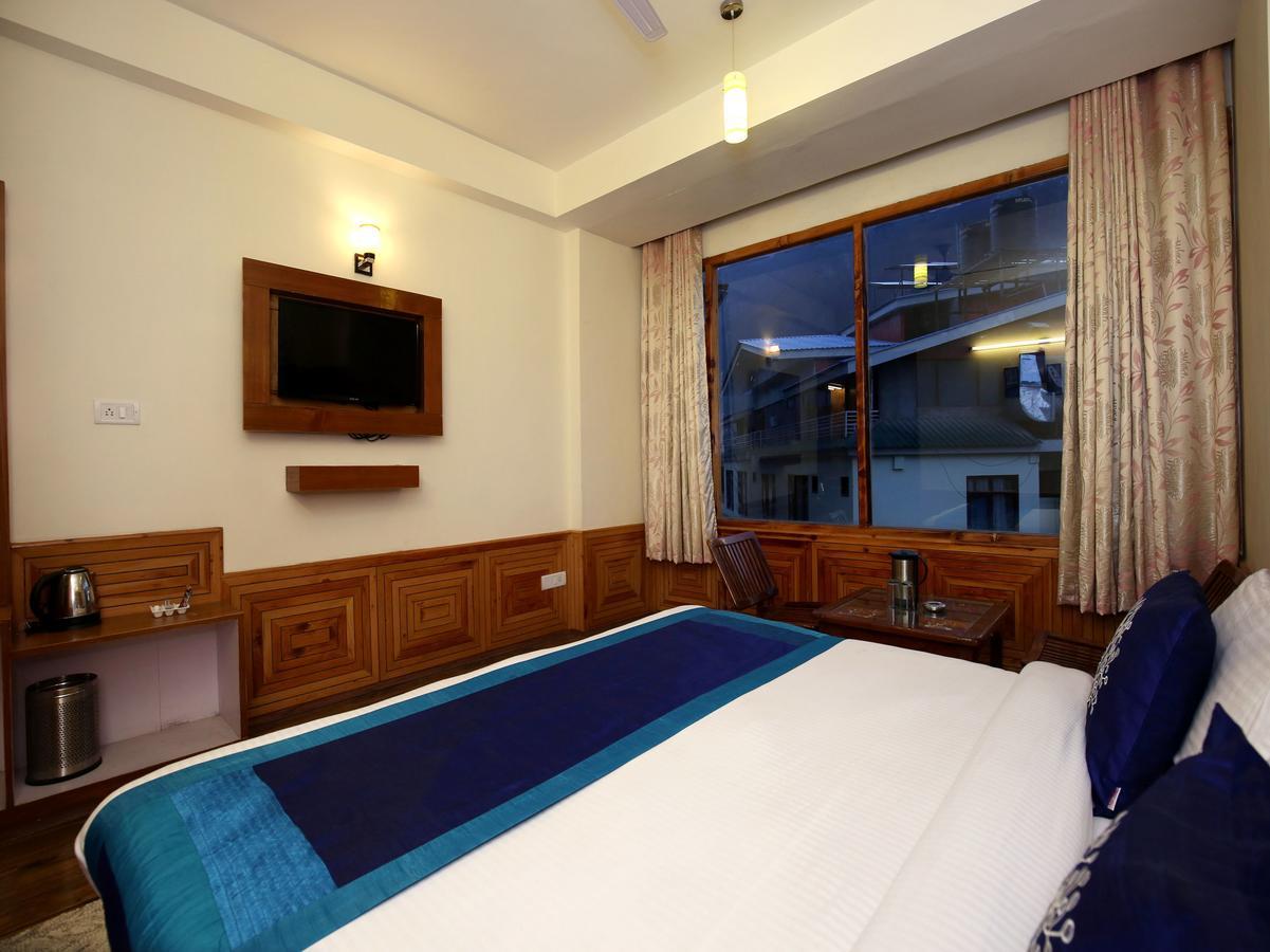 Oyo 10116 Rhythm Retreat Hotel