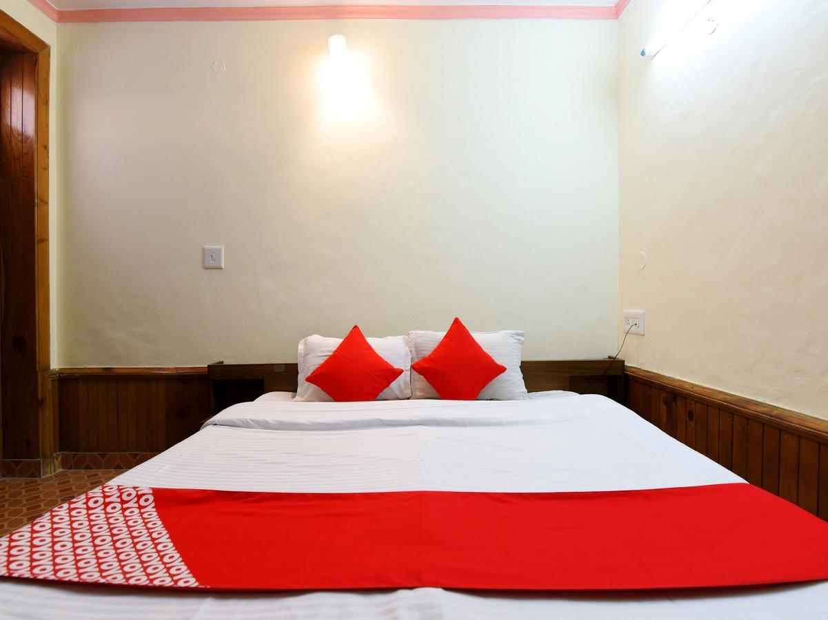 Oyo 7766 Thakur Hotel