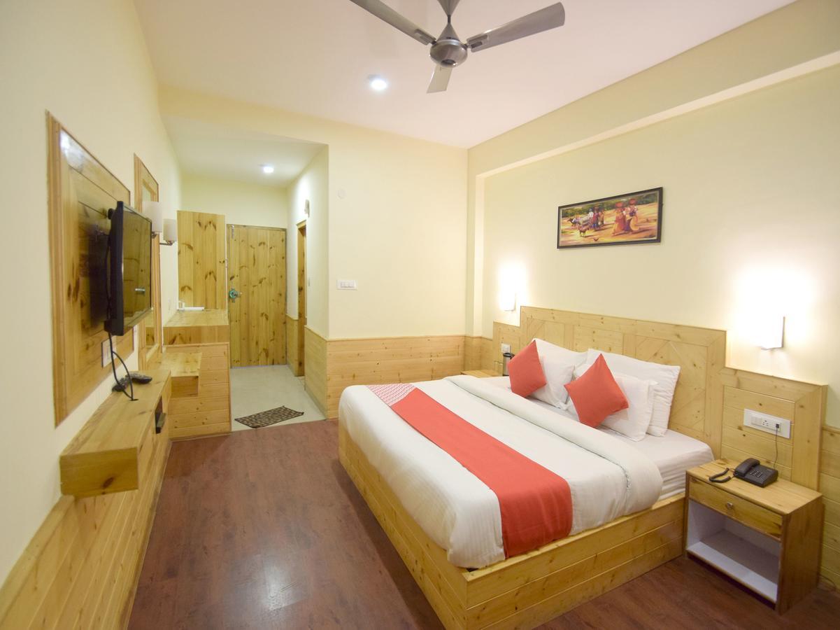Oyo 11402 Day Flower Hotel Manali (Himachal Pradesh)