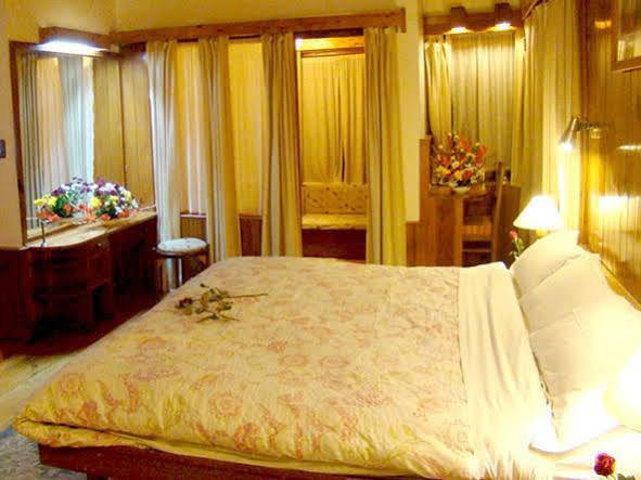 Negis Mayflower Hotel