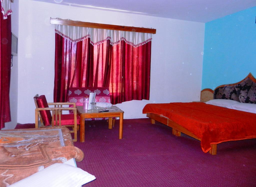 Ambika Hotel Manali (Himachal Pradesh)