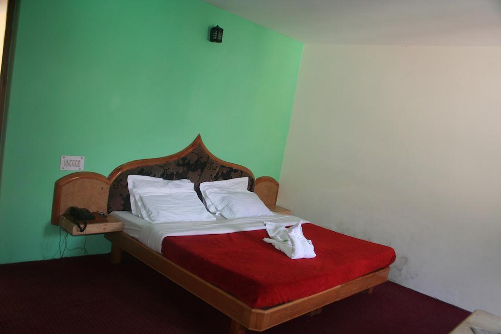Hotel Ambika Manali (Himachal Pradesh)