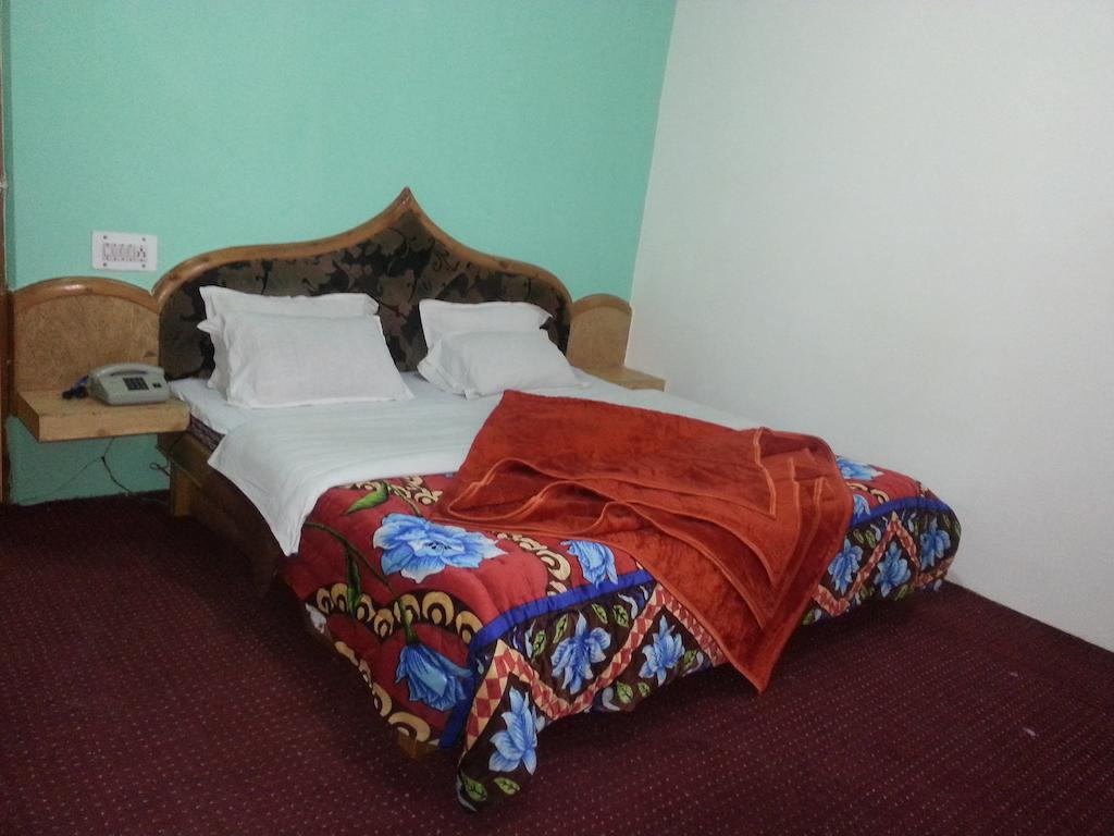 Ambika Hotel Manali (Himachal Pradesh)