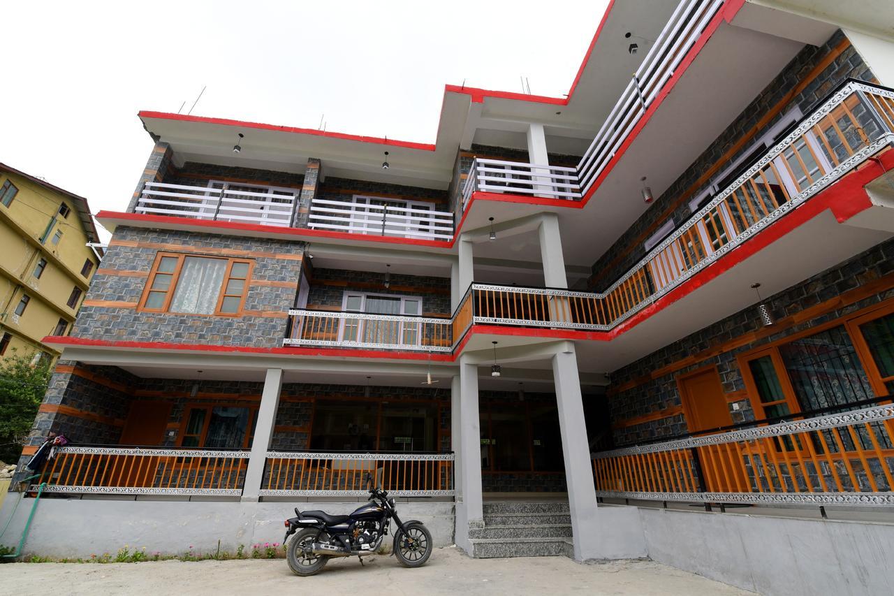 Hotel Oyo 15216 North 3*