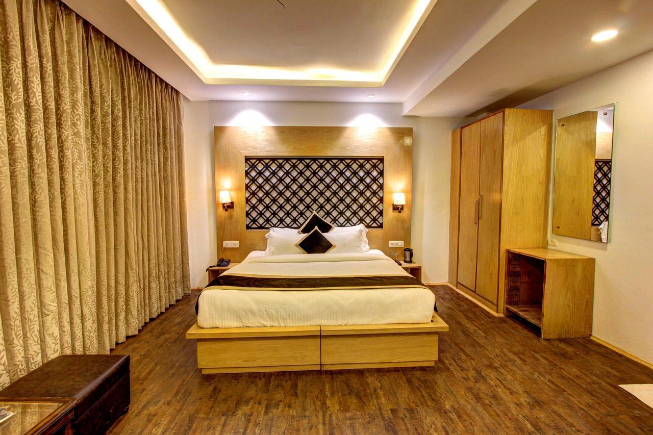 Hill County & 4* Manali (Himachal Pradesh)