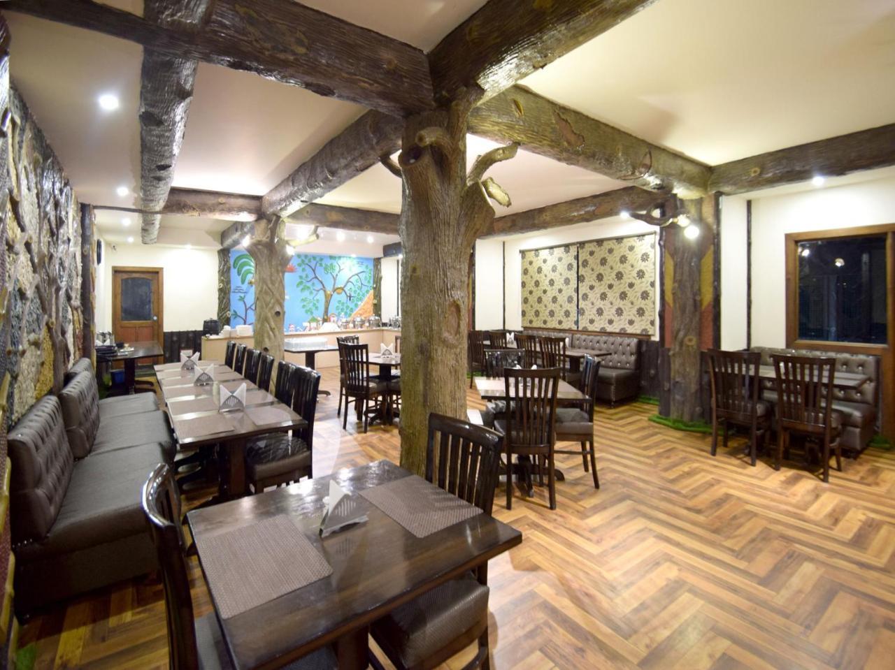 Hotel Oyo 12072 Lifestyle Manali (Himachal Pradesh)