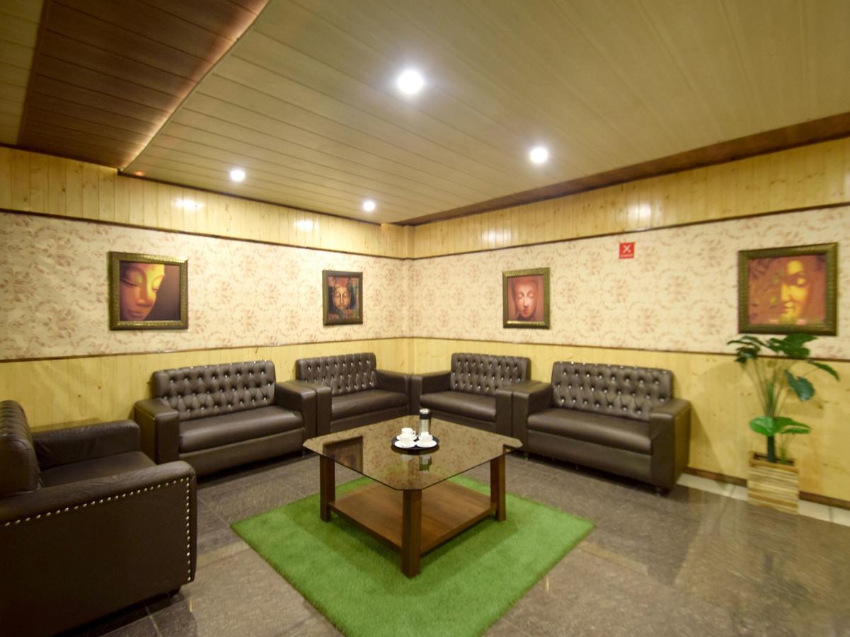 Oyo 12072 Lifestyle Manali (Himachal Pradesh)