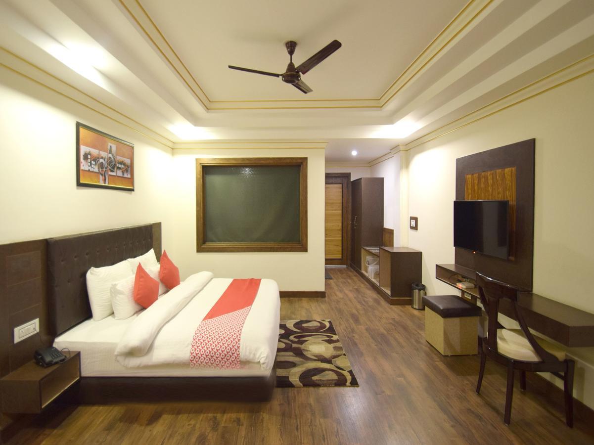 Hotel Oyo 12072 Lifestyle Manali (Himachal Pradesh)