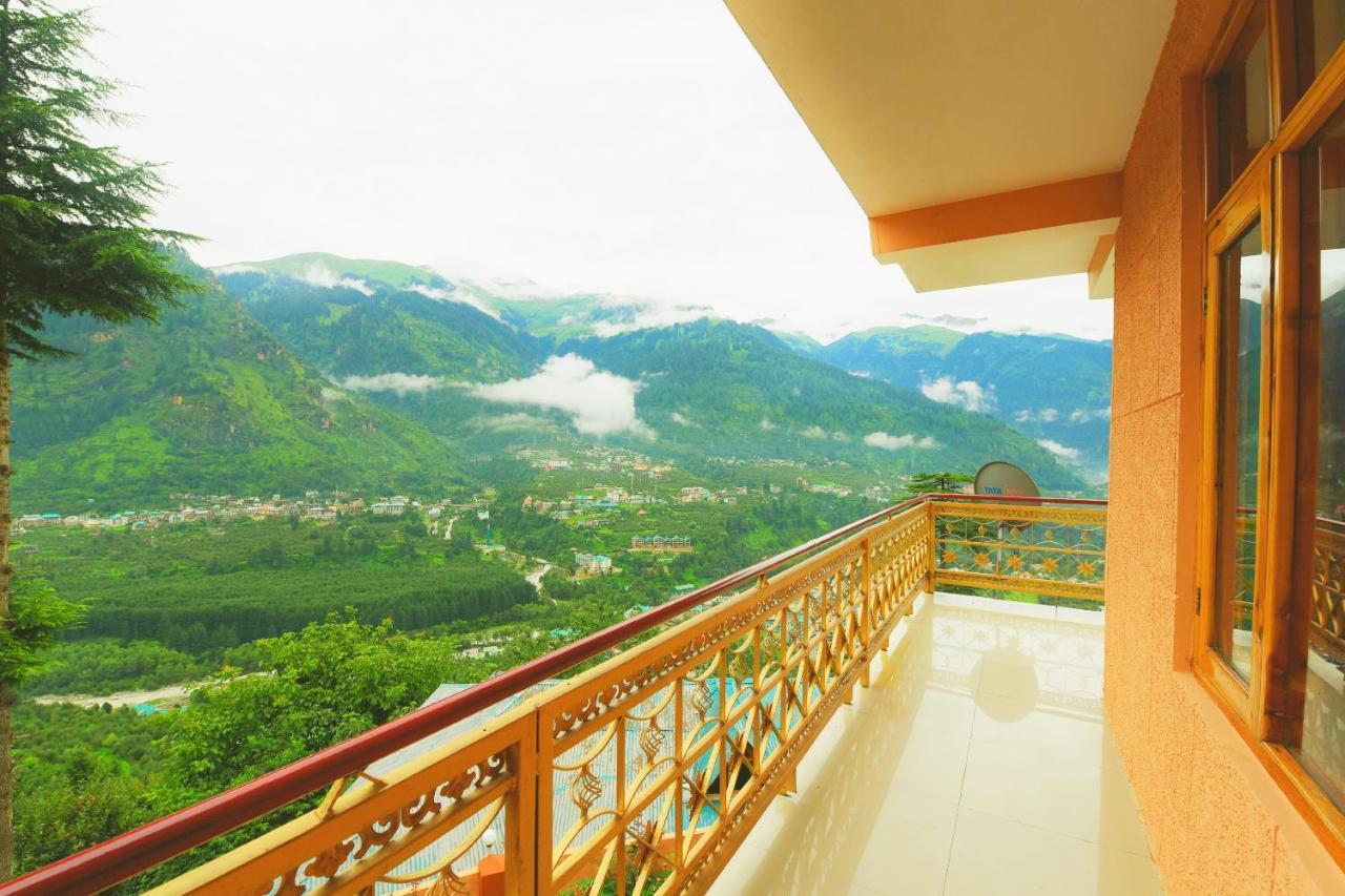 Pause At Manali (Himachal Pradesh)