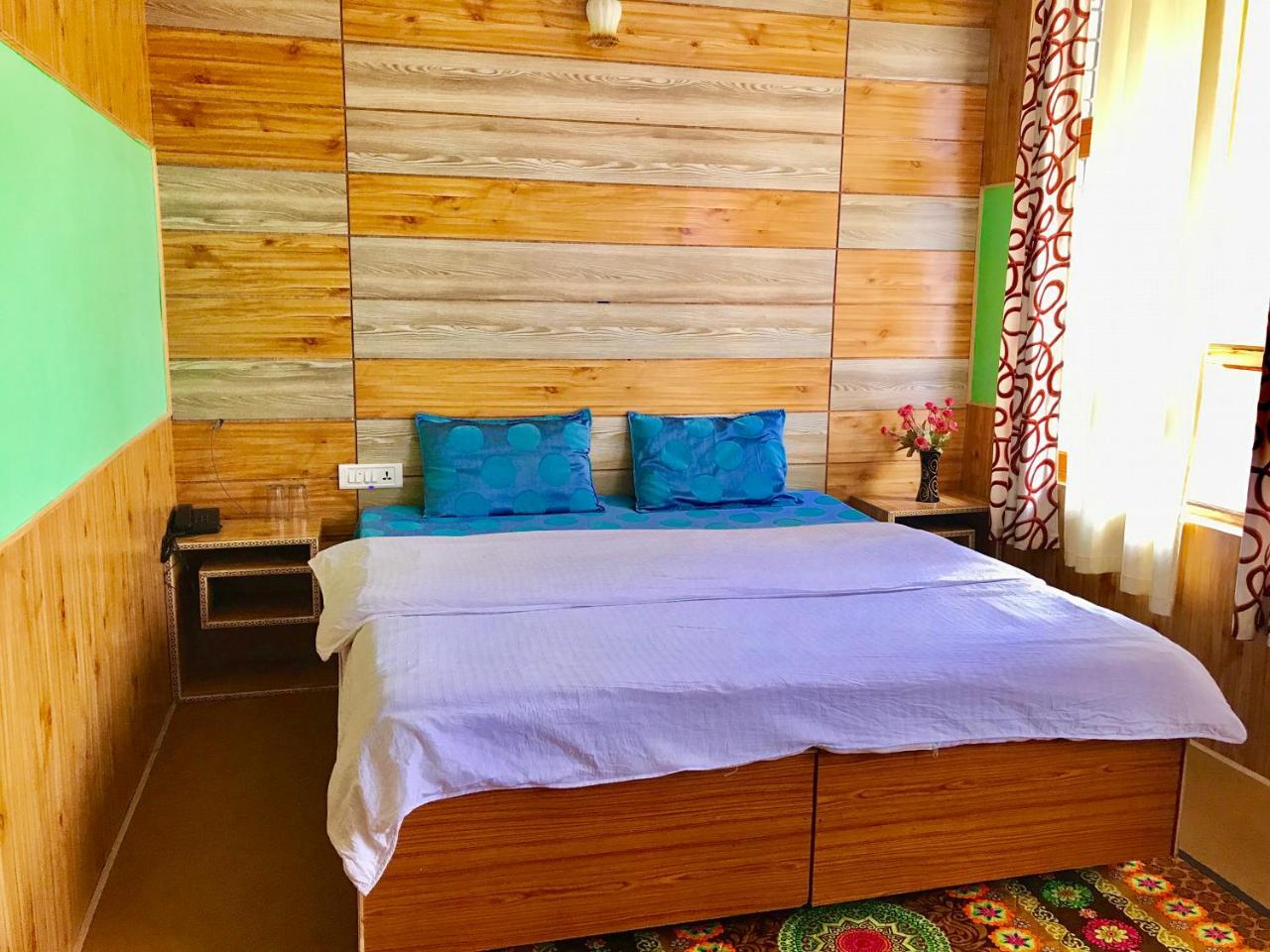 Plm Dhara Hotel