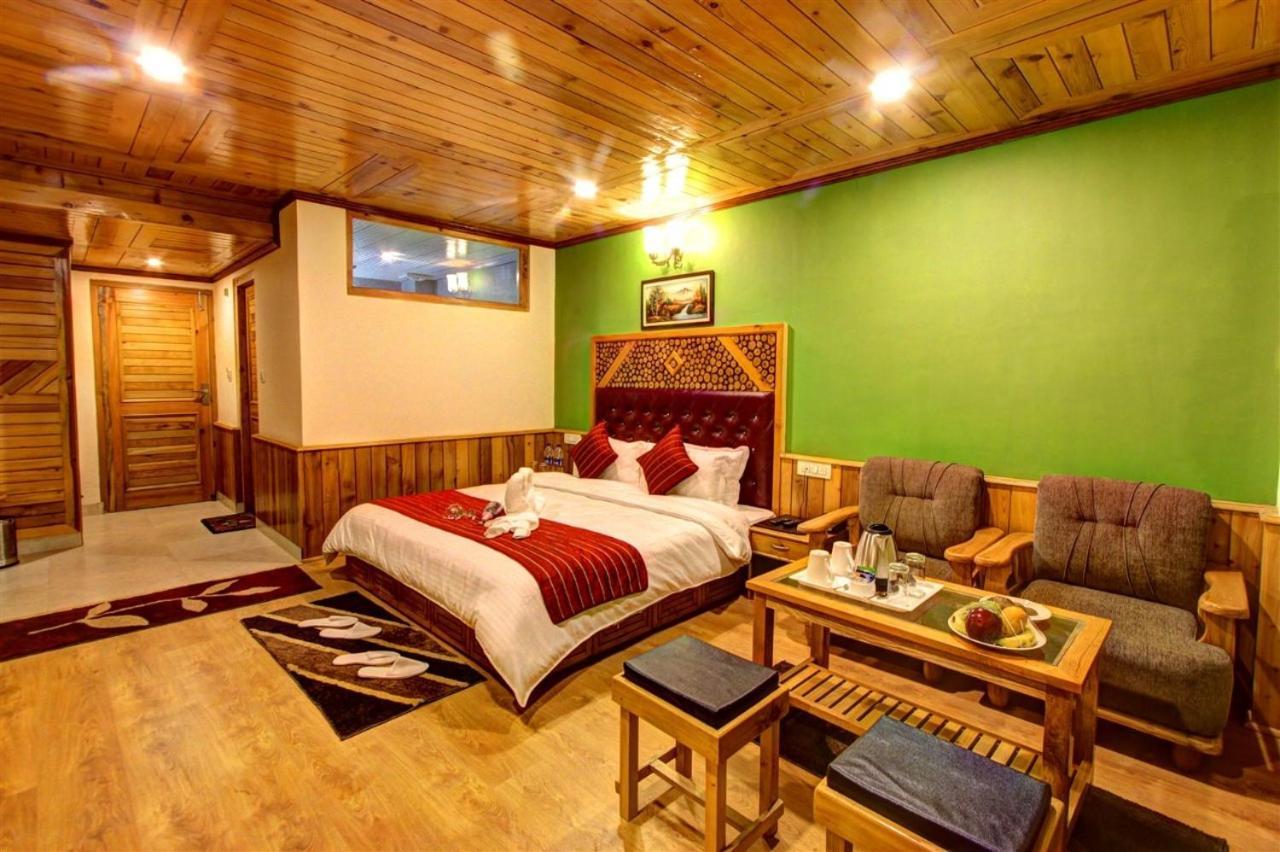 Aamod At Apple Town Hotel Manali (Himachal Pradesh)