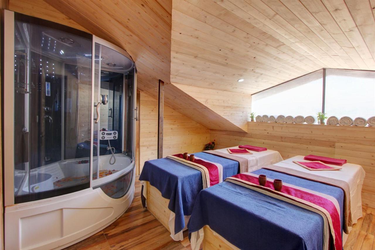 Hotel Hill County & 4*