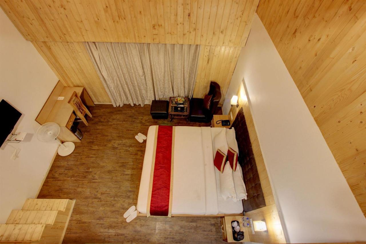 Hotel Hill County & 4*