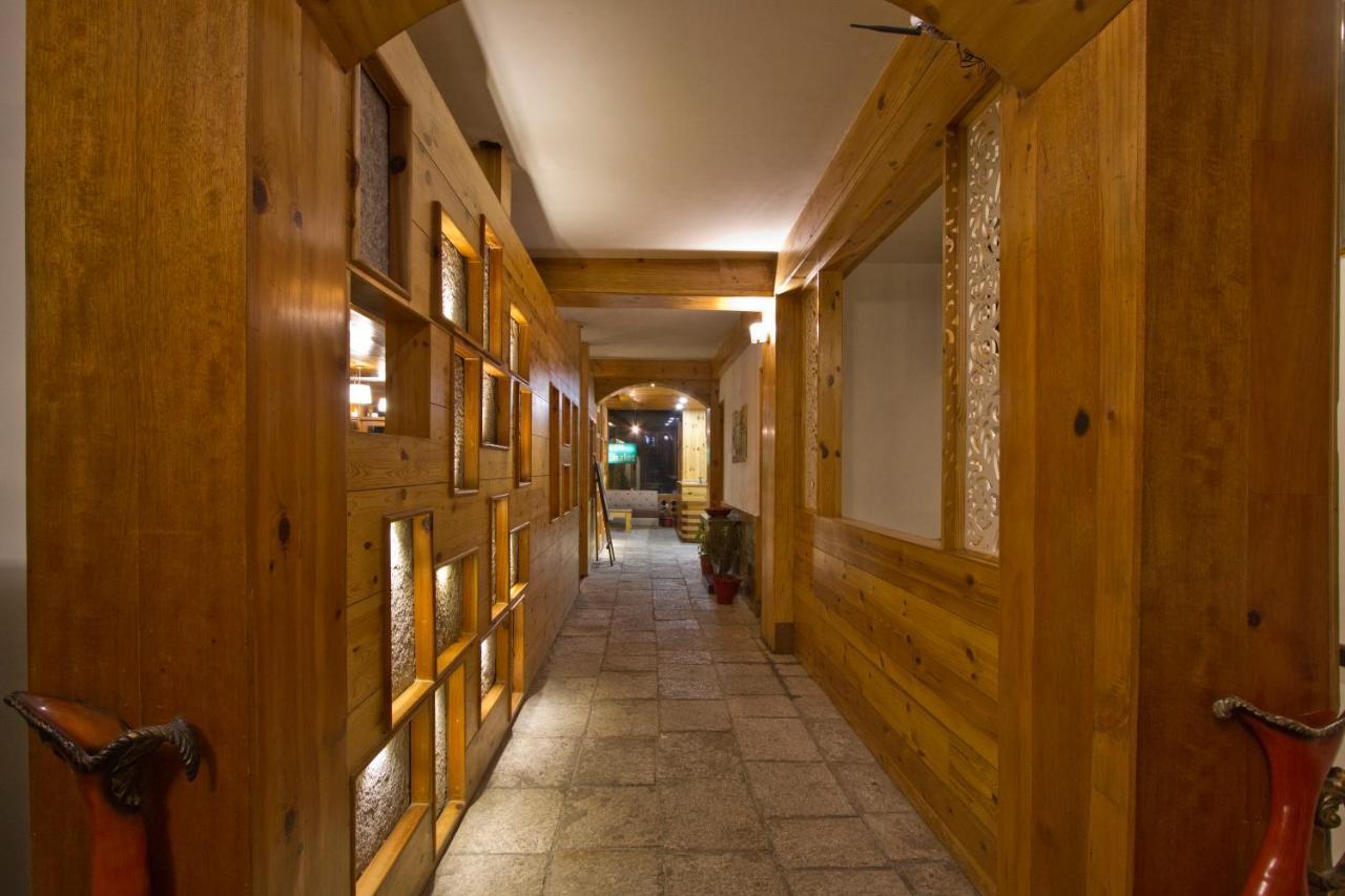 Hotel The Whispering By Vivaan
