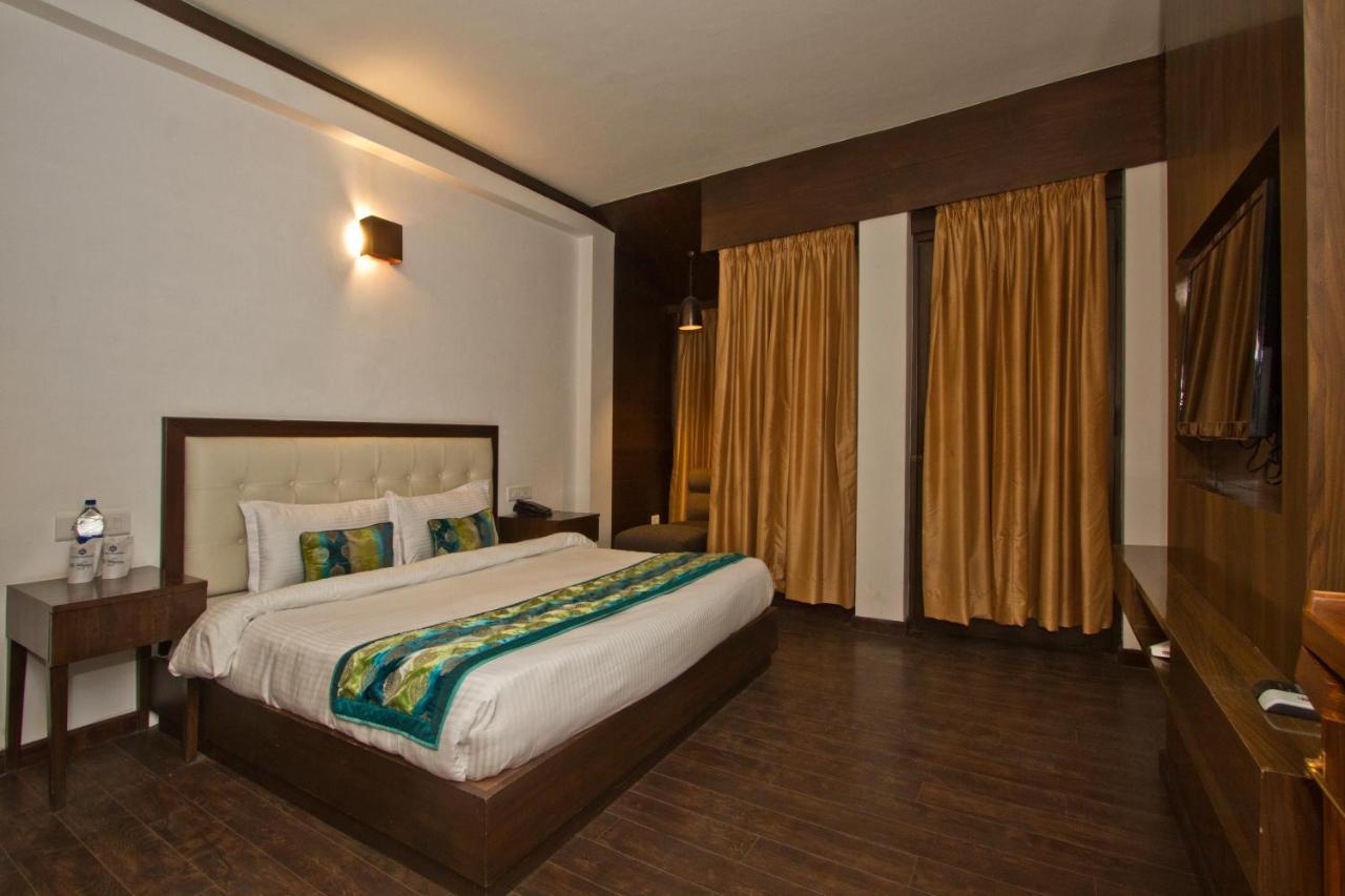 Hotel The Whispering By Vivaan Manali (Himachal Pradesh)