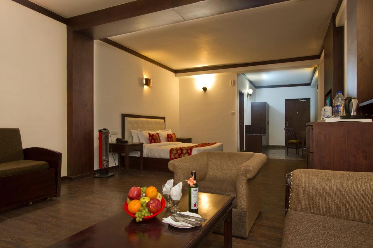 The Whispering By Vivaan Hotel