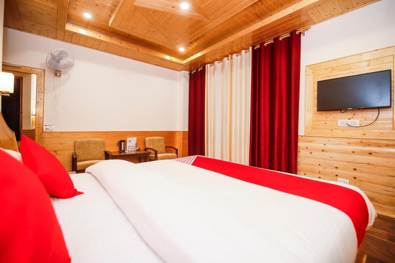 Oyo 24026 Snow Hills 3*