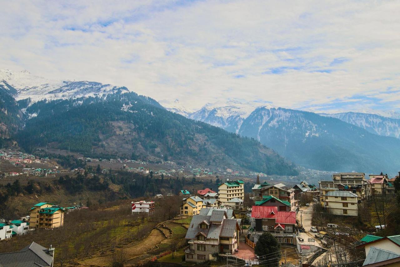 Oyo 24026 Snow Hills 3* Manali (Himachal Pradesh)