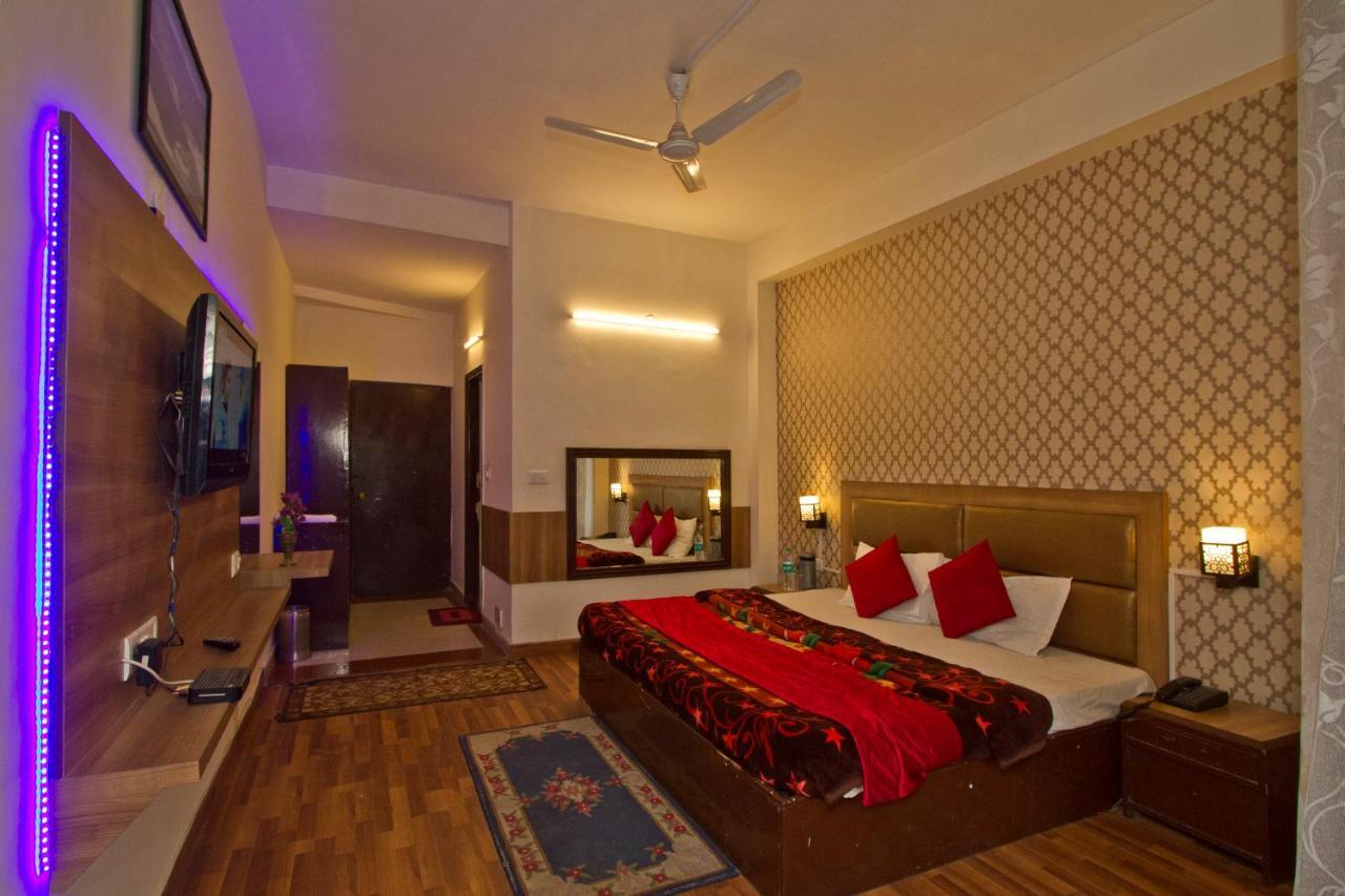 Sitara International Hotel 3*