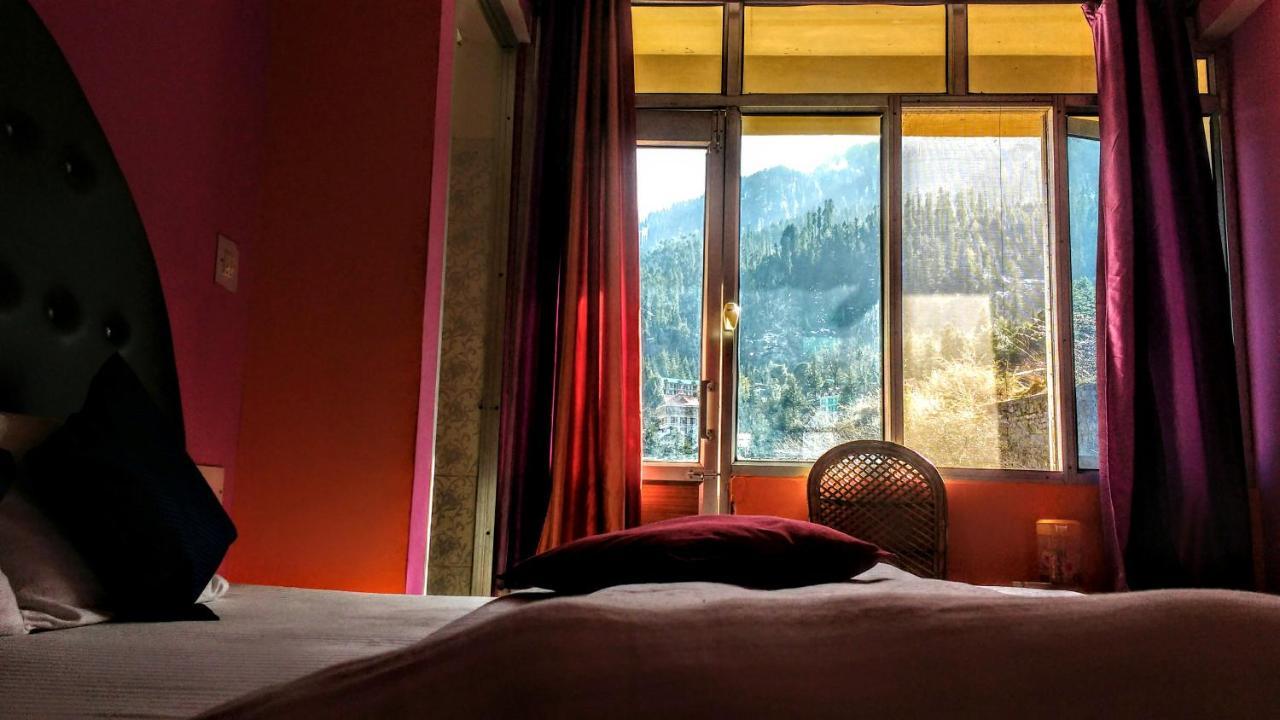 Antarctica & Manali (Himachal Pradesh)
