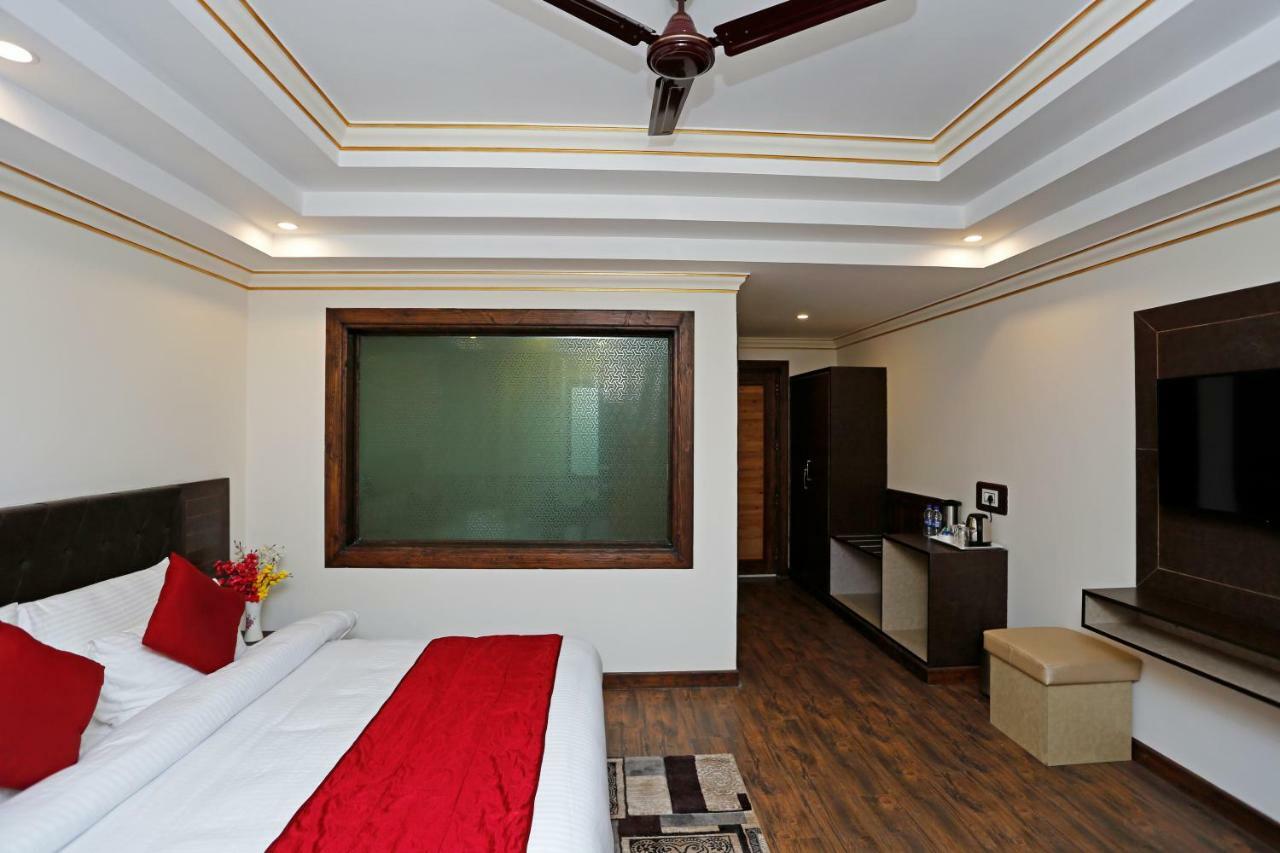 Oyo 12072 Lifestyle Hotel