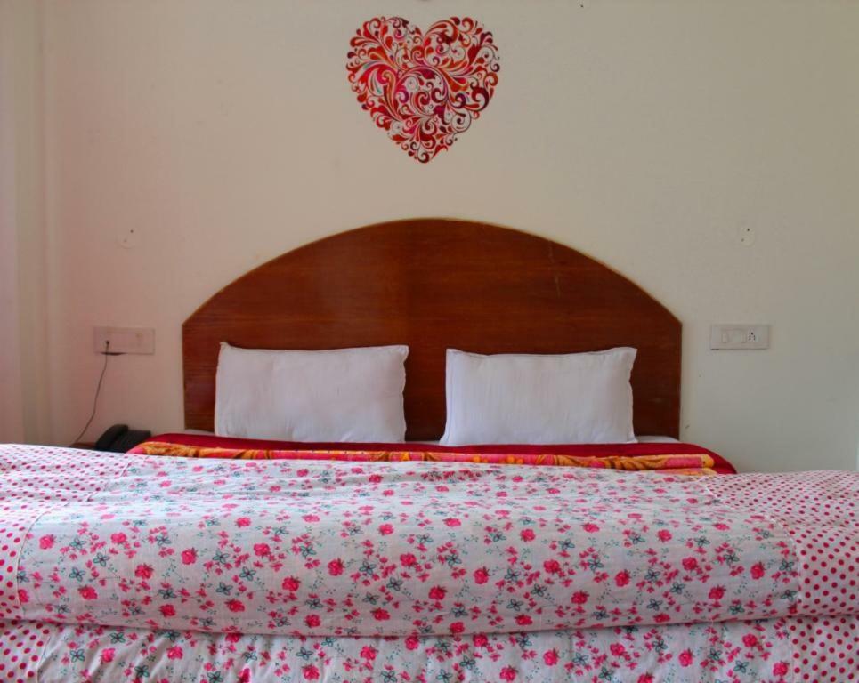 Lilly & Cafe Manali (Himachal Pradesh)