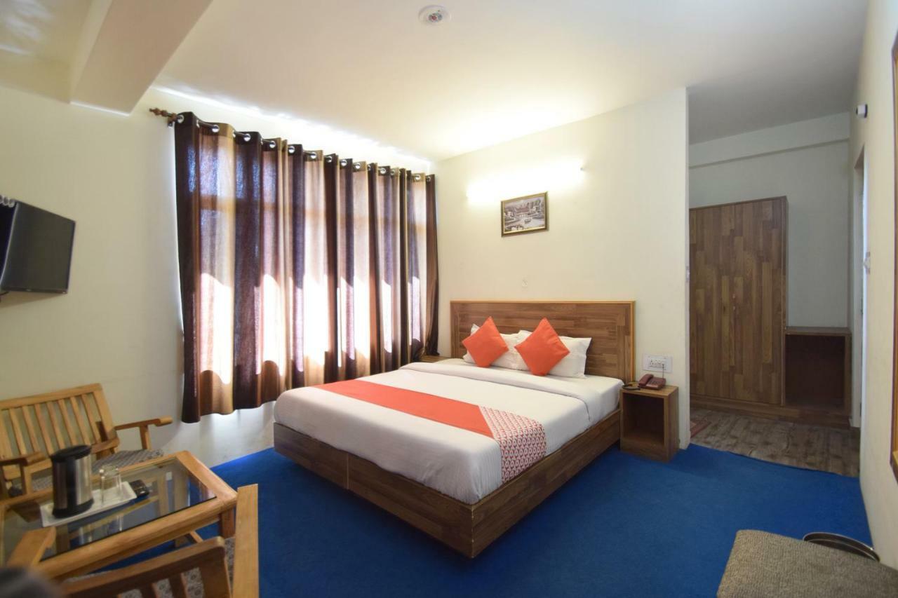 Hotel Oyo 5698 The Destination 3*