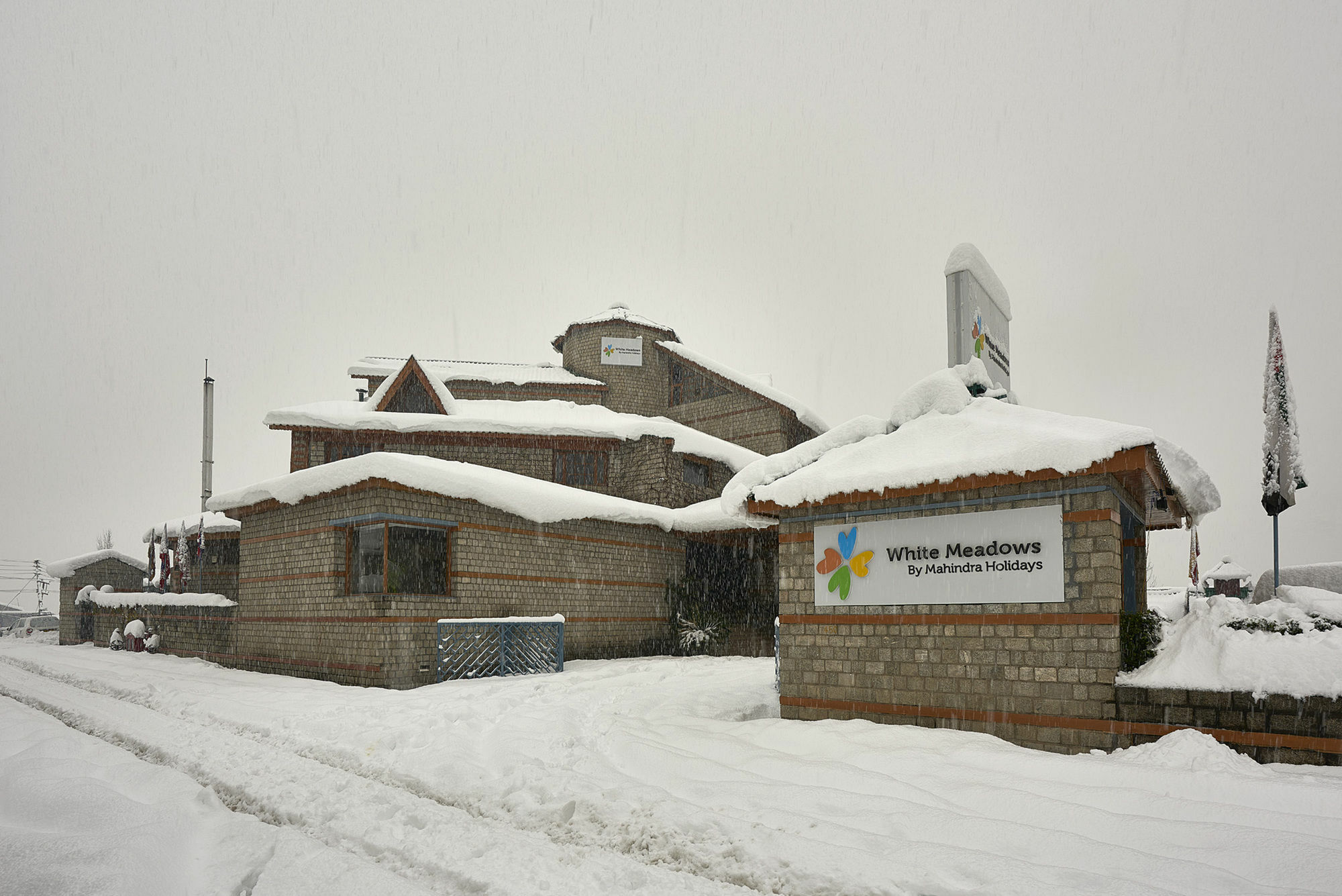 Hotel Club Mahindra White Meadows 4*