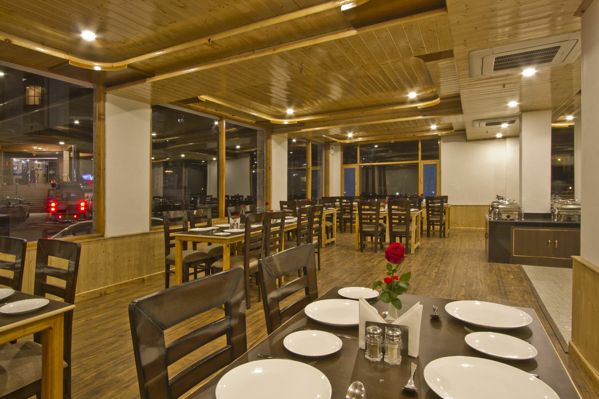 Sarthak Regency By M K Hospitality,rangri, Manali,hp,just 1 Kms From Volvo Parking Hotel 4*