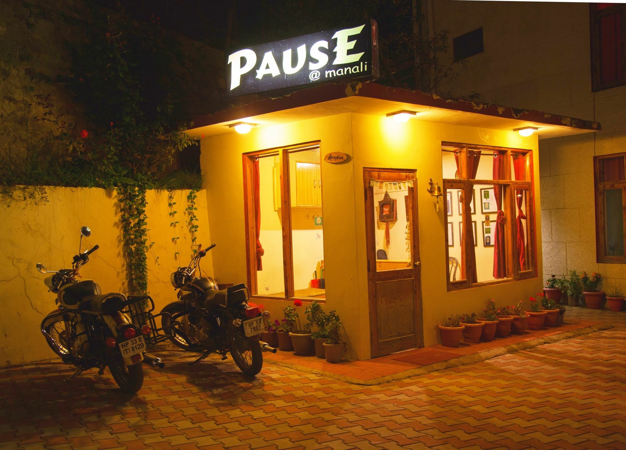 Pause At