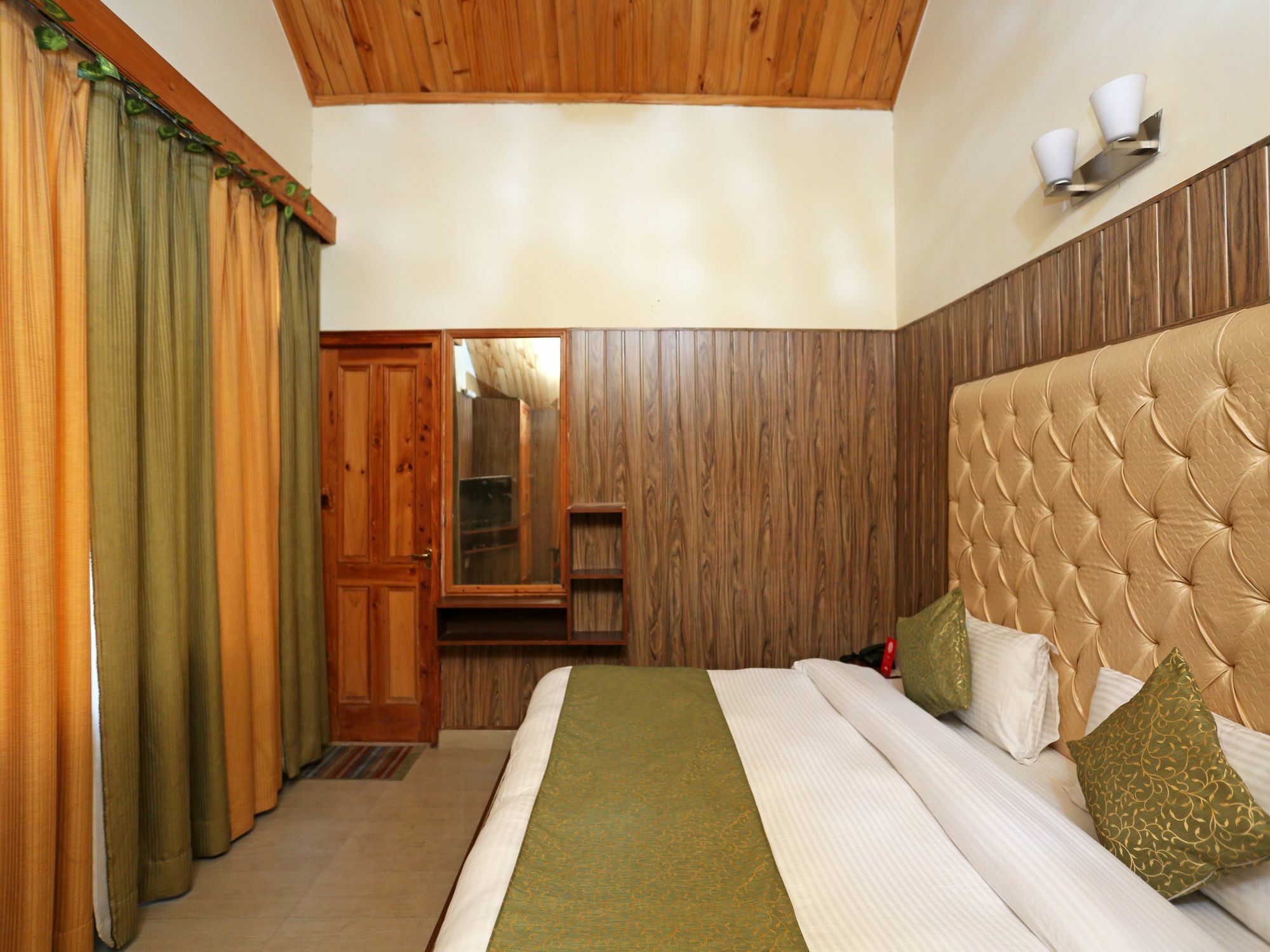 Hotel Oyo 9483 Himalayan Ecstacy Manali (Himachal Pradesh)