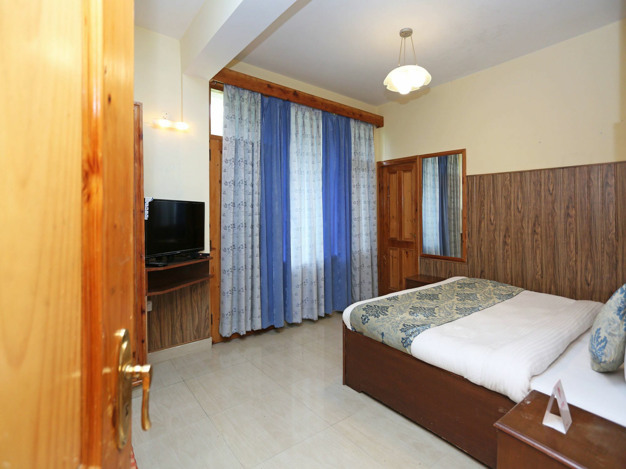 Oyo 9483 Himalayan Ecstacy Hotel 3*