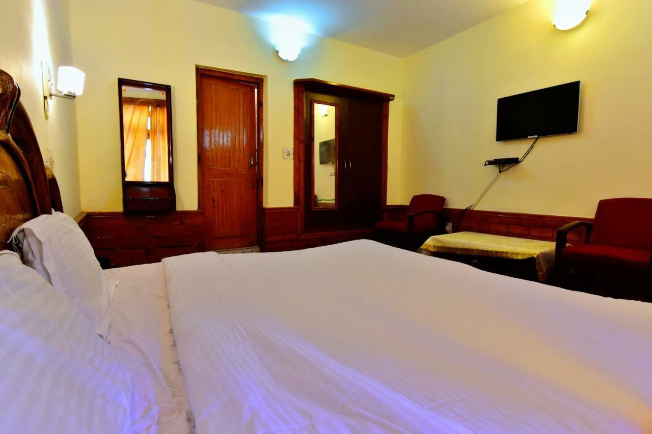 Spot On 37336 Neelgiri Hotel
