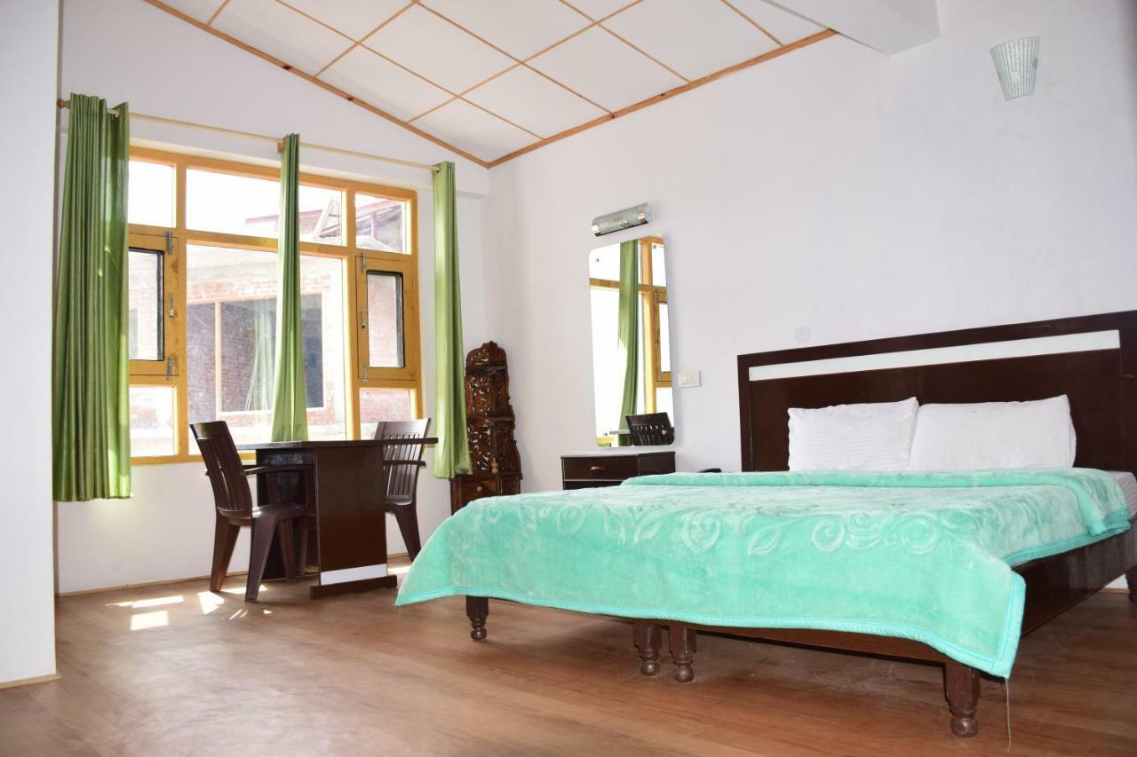 Heaven On Earth Hotel Manali (Himachal Pradesh)