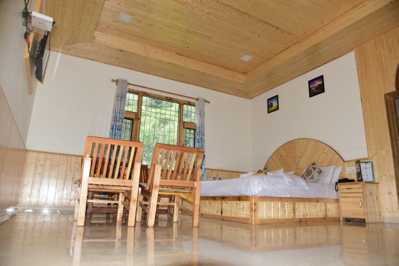 Hotel Dreams Manali (Himachal Pradesh)