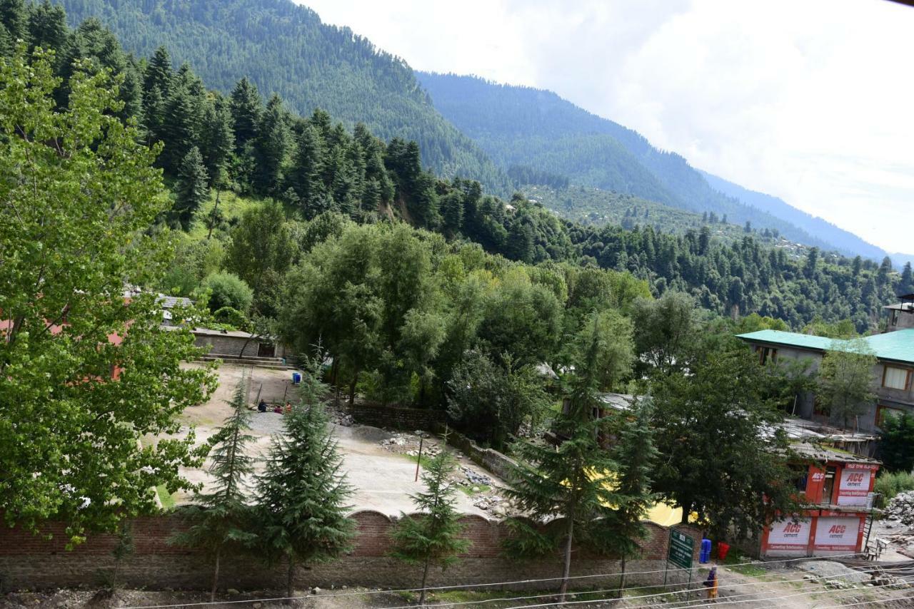 Hotel Dreams Manali (Himachal Pradesh)