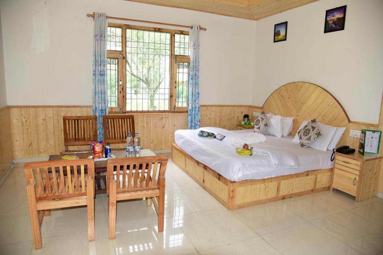Hotel Dreams Manali (Himachal Pradesh)