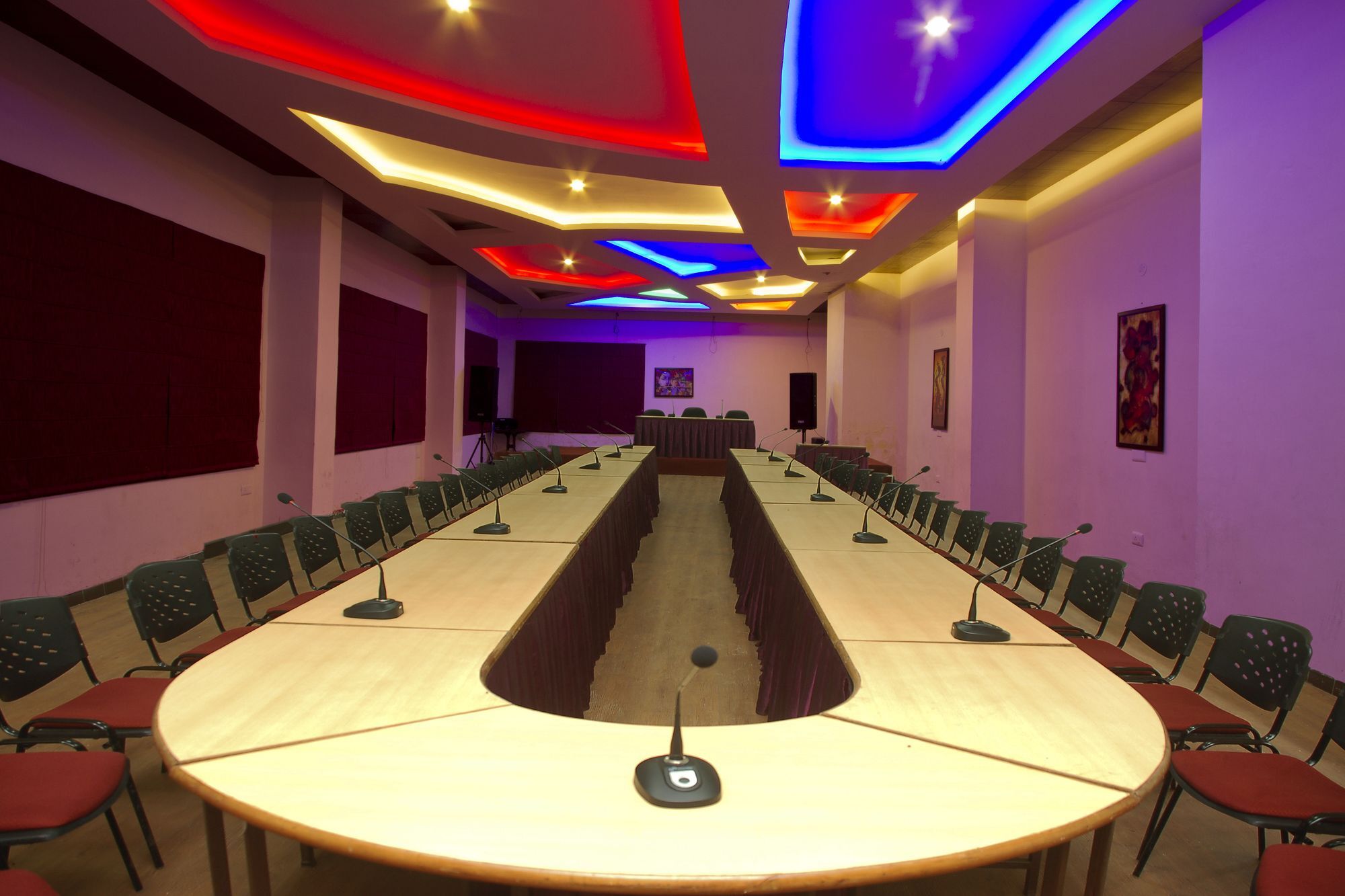 Hotel Armaan 4*